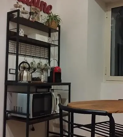 Civico 18 Apartman *