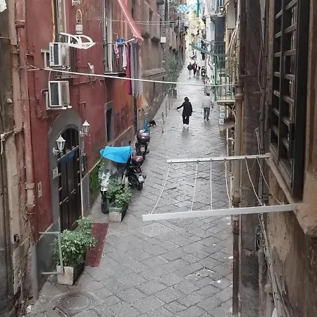 Civico 18 *